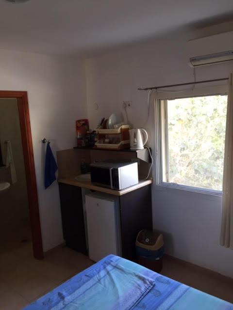 הבית של דרורי Neve Zohar Bagian luar foto