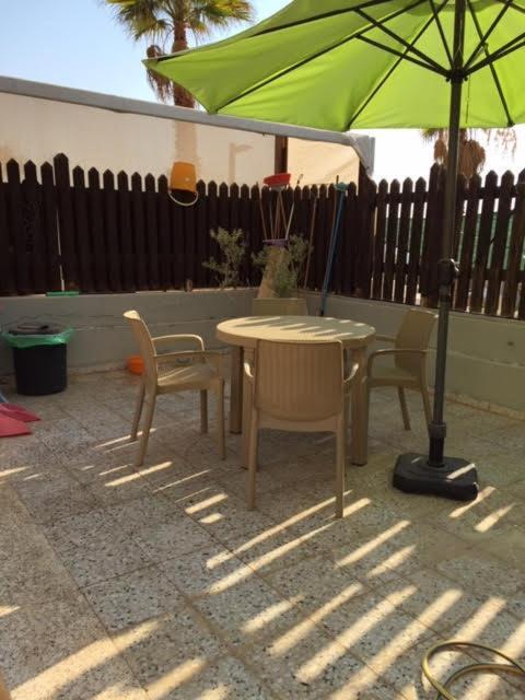 הבית של דרורי Neve Zohar Bagian luar foto