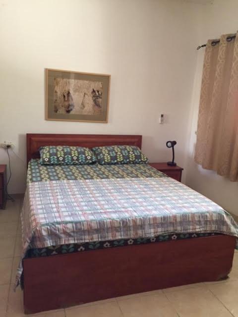 הבית של דרורי Neve Zohar Bagian luar foto